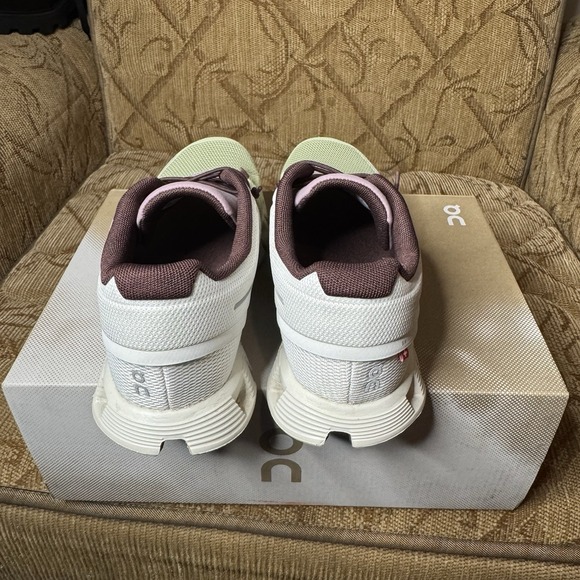 On Cloud 5 Women's Road Running Shoes Size 6 Ice Haze White/Green/Pink Worn Once - Picture 6 of 10